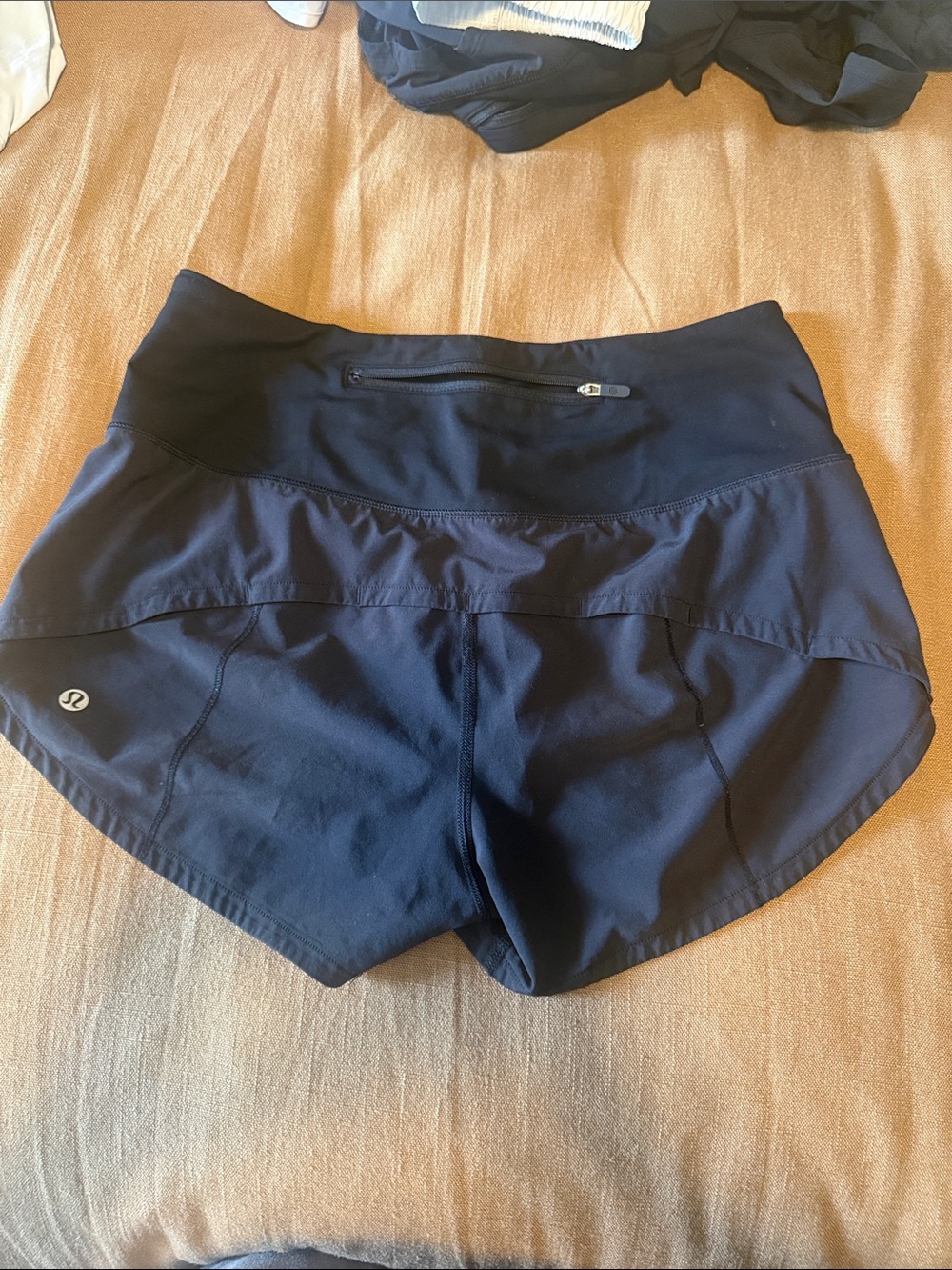 Lululemon black speed up high rise 2.5” - Picture 2 of 2
